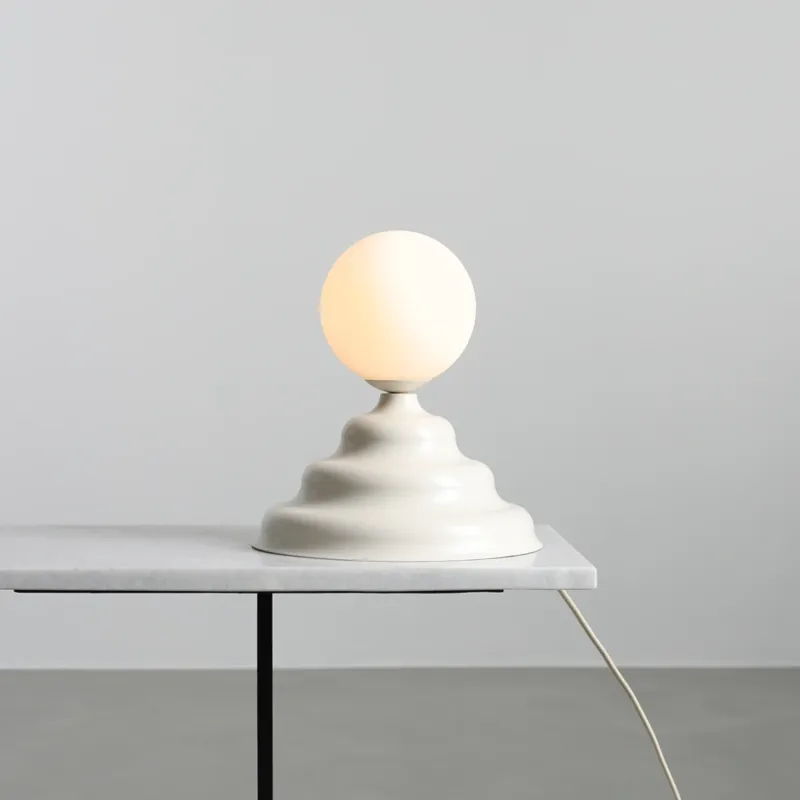 Artera Lampa stołowa Fala M wys. 25,5 cm kremowa Hit cenowy
