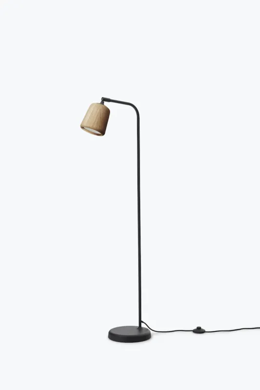 Oferta czasowa New Works Lampa podłogowa Material wys. 125 cm drewniany klosz