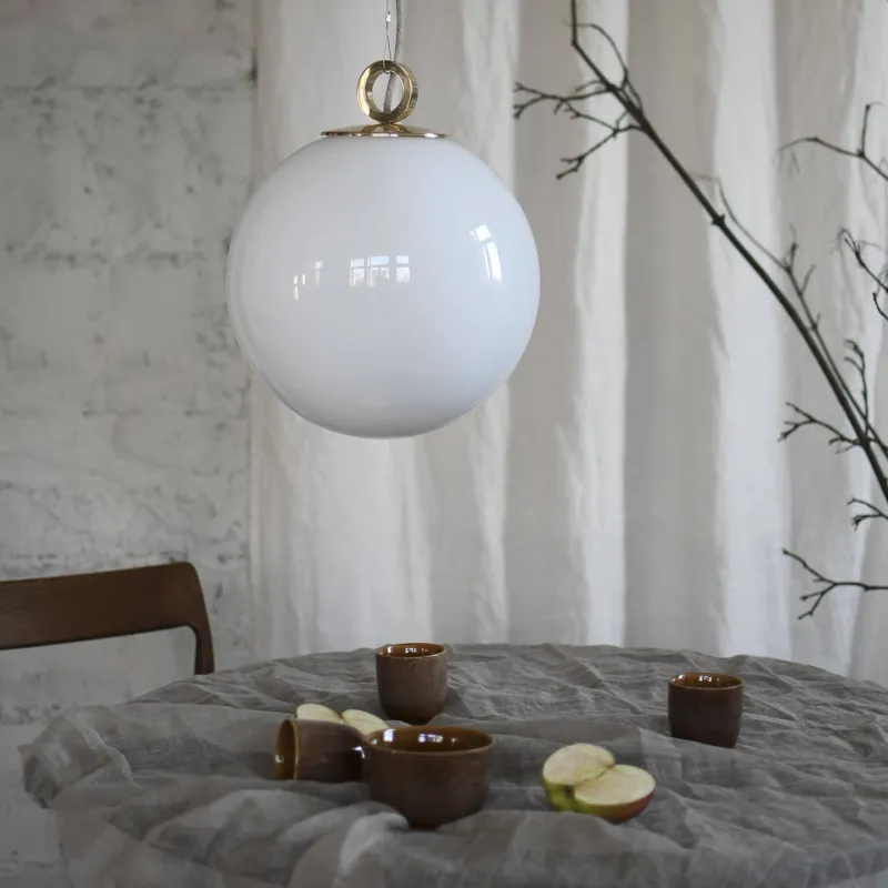 Embassy Interiors Szklana lampa kula biała z pierścieniem śr. 50 cm Super okazja