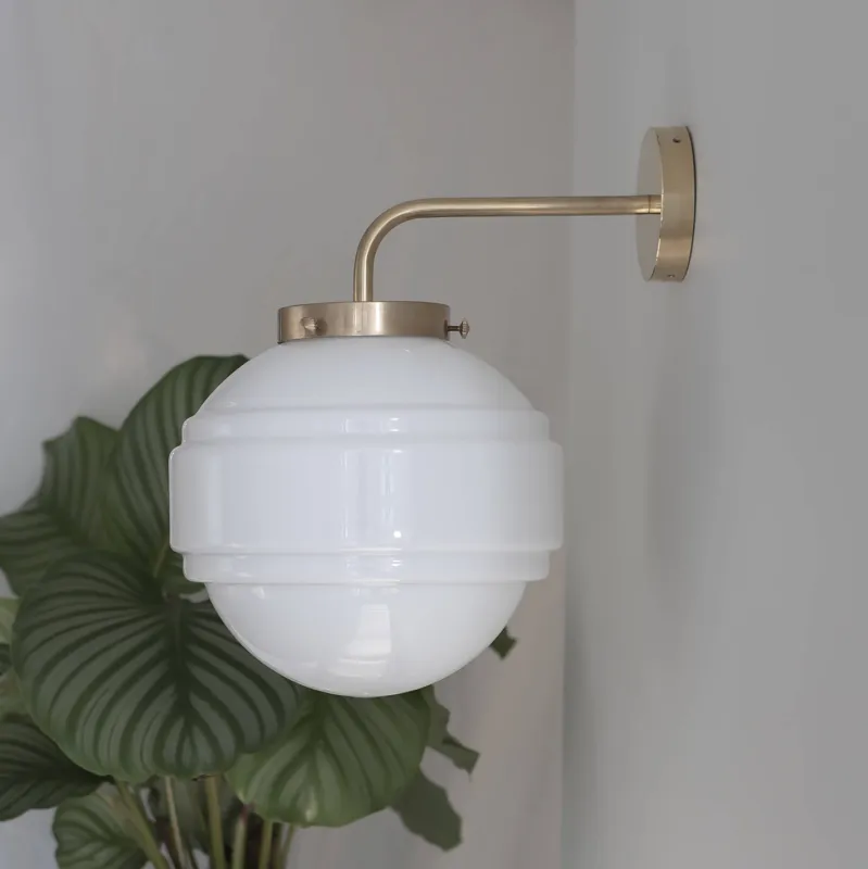 Sprawdź teraz Embassy Interiors Szklana lampa ścienna / kinkiet Saturn biały z puszką ścienną wys. 36,5 cm