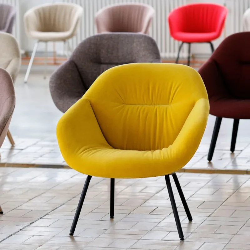 Komfortowy fotel About A Lounge HAY Ostatnia szansa