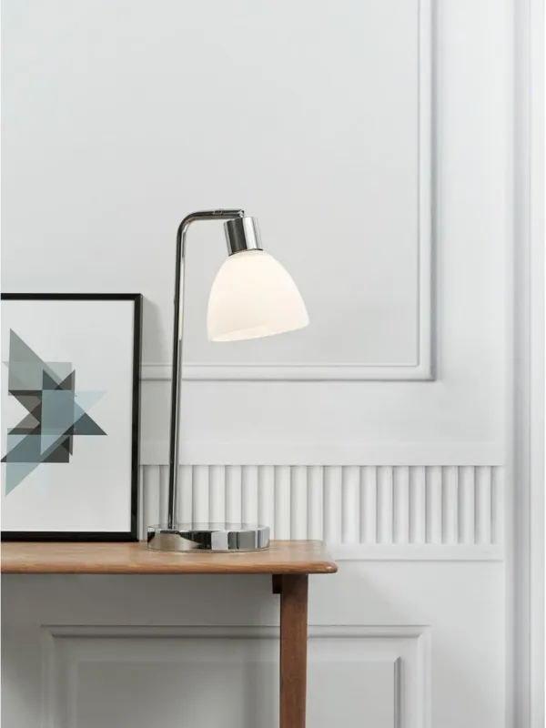 Klasyczna lampa stołowa Ray biały szklany klosz i chromowana podstawa Zamów teraz