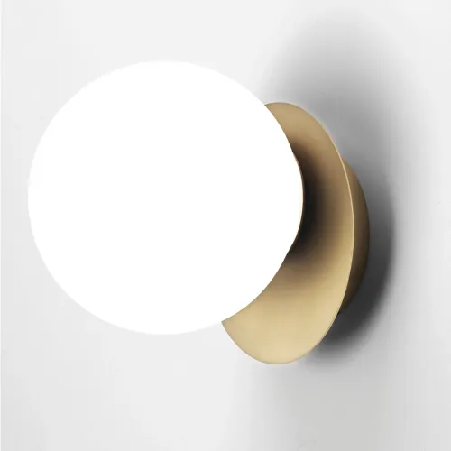 Lampa ścienna szklana kula na złotym szczotkowanym spodzie Vivida International 0099.11.OS Pearl LED 8W 3000K 15cm Nowość