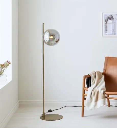 Najlepsza cena Lampa podłogowa nowoczesna złota z dymionym szklanym kloszem MarkSlojd 108274 Dione 134,5cm
