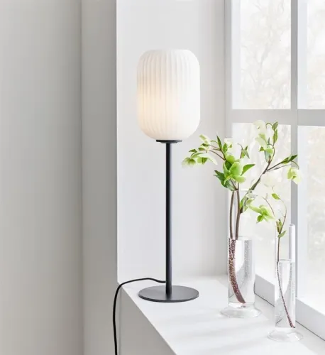 Lampa nocna stołowa czarna w stylu skandynawskim biały satynowy klosz ze szkła MarkSlojd 108252 Cava 55cm Hit cenowy